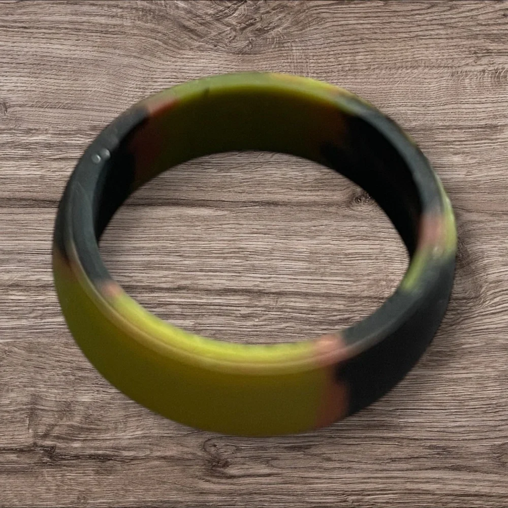 NEW 7-Count Assorted Lightweight Silicone Everyday Rings (Multiple Sizes)